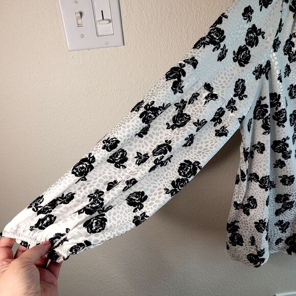 Lane Bryant Blouse Size 16 Button Up Black White Floral Balloon Sleeve Boho Top - Picture 6 of 16